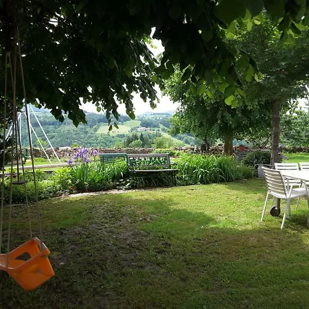 Le Suc Du Pommier Pensión